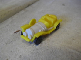 Vintage Small Yellow Classic Car LOOK - $15.84