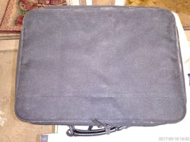 7EEE59 Targus Laptop Bag: 16&quot; X 12&quot; X 4&quot; +/- Od, Needs Cl EAN Ing, Fair Condition - £6.78 GBP