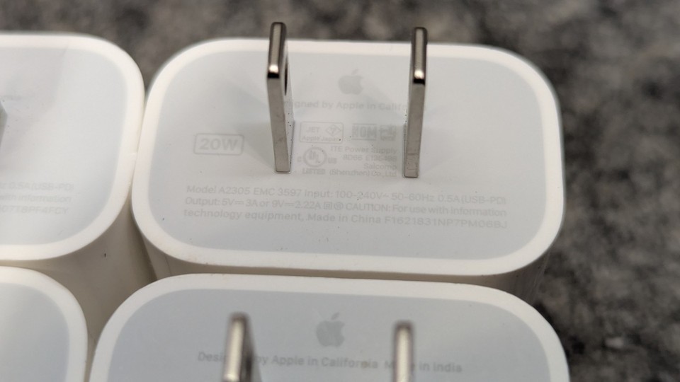 Lot of 4  Apple 20W USB-C Power Adapter iPhone Charger Type C - A2305/A2935 Item image 8