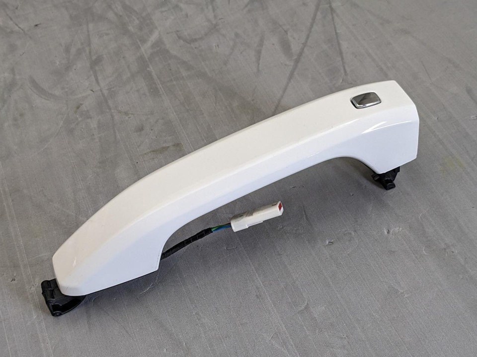 FOR PARTS  2015-2020 Cadillac Escalade Chevy Tahoe Right Left Front Door... - $24.74