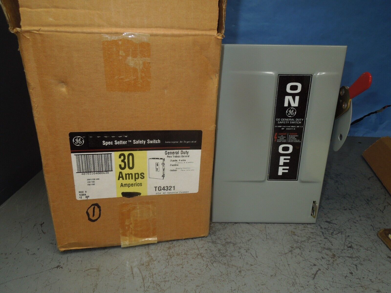 GE TG4321 General Duty Safety Switch Fusible 30A 3P 4W 240V NEMA 1 Indoo... - $80.00