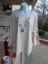 NWT ALFRED DUUNER BEIGE EMB SLEEVE TOP W NECKLACE 2X - £19.95 GBP