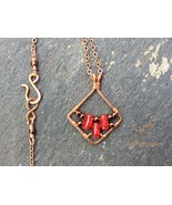Handmade copper pendant necklace: square diamond red and metallic glass ... - €21,39 EUR