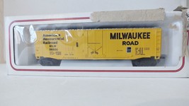 Bachmann Ho Scale Milwaukee Road 51&#39; Plug Door Boxcar #56500 Complete -IN Box - £7.56 GBP