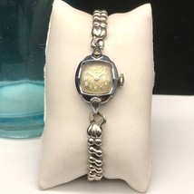 Vintage Timex Ladies Mechanical Wristwatch Expandable Band Works - $47.41