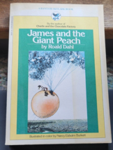 Paperback Book James and the Giant Peach Roald Dahl Magic Grasshopper Cute Read - £8.11 GBP
