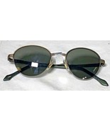 Foster Grant Vintage Sunglasses in case - $819.45 MXN