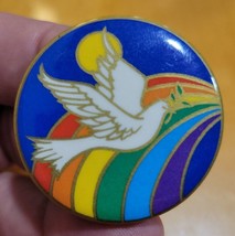 Vintage 1970&#39;S Peace Dove W/ Olive Twig Over Rainbow - Pinback Button - £7.07 GBP