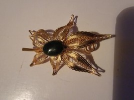 Vintage Brooch Pinback Pin Gold Tone Black Stone Jewelry Flower  - £15.60 GBP