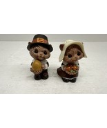 Hallmark Thanksgivng Salt Pepper Shaker Set Chipmunk Pilgrim Acorn - $15.22 CAD