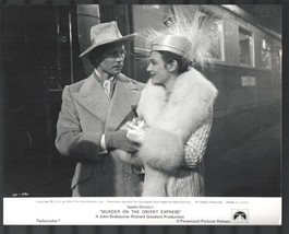 Murder On The Orient Express-Michael York-Jacqueline Bisset-8x10-B&amp;W-Movie-STILL - £41.96 GBP