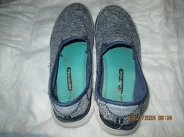 Danskin Now Shoes Womens Size 8 1/2 Memory Foam Slip On Comfort Blues - £9.57 GBP
