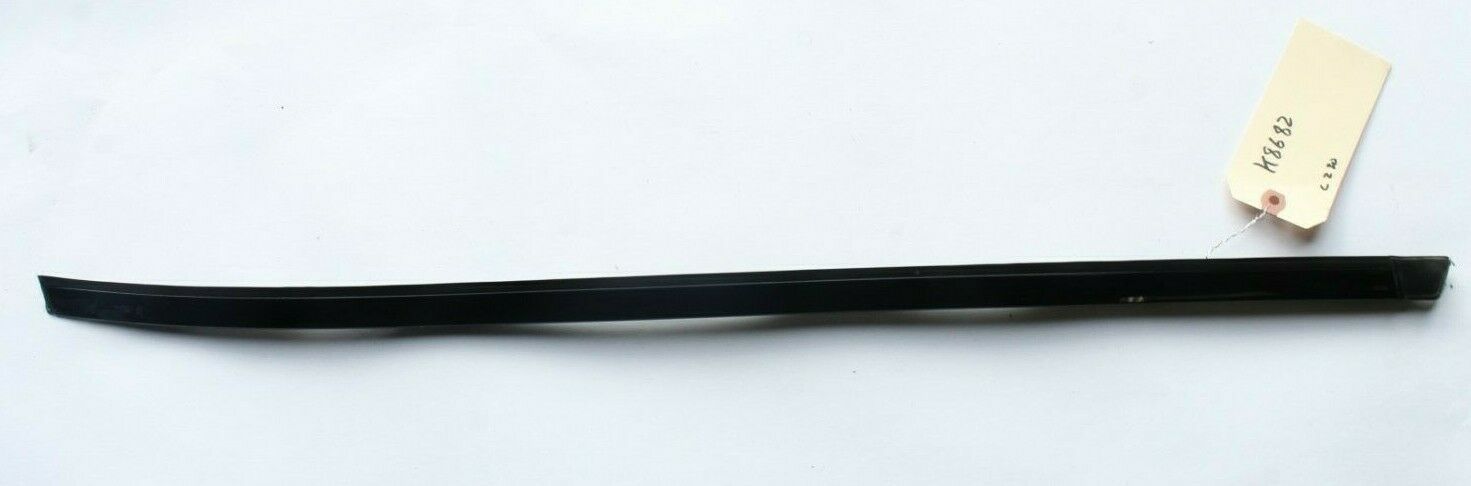 2002-2005 MERCEDES-BENZ C230 COUPE LEFT TRIM DIP MOULDING SEAL K8682 - $38.69