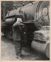 Baldwin Locomotive 4768 Being Oiled In Preparation For Todays Run 8 x 10... - $12.99