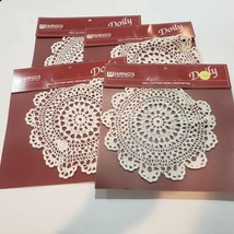 WANG&#39;S Vintage Doily Set of 4 Hand Crocheted 6&quot; Medallions 100% Cotton White - £11.86 GBP