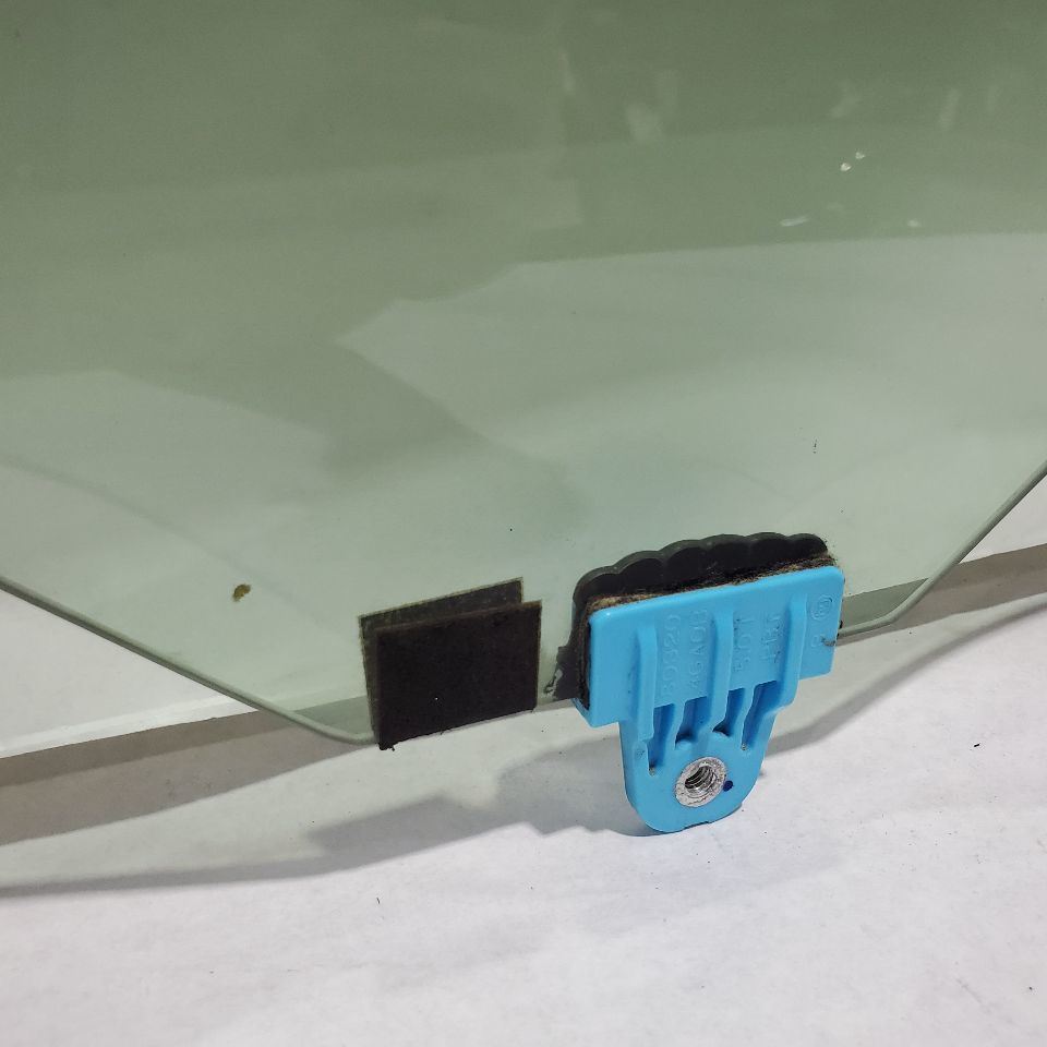 2014 2015 2016 2017 2018 Infiniti Q50 OEM Front Right Door Glass Item image 3