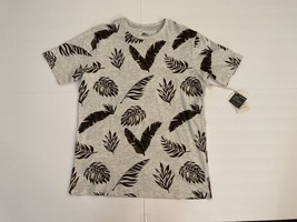 Free Planet Short Sleeve T-shirt Size M - £11.98 GBP