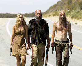 Sid Haig, Bill Moseley And Sheri Moon Zombie In The Devil&#39;S Rejects 16x20 Canvas - £55.81 GBP
