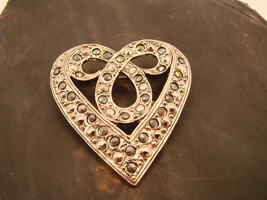 Mixed Rhinestone Studded Heart Brooch Pin Filigree Art Deco Silver Tone 1.5x1.5  - £15.92 GBP