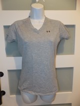 Under Armour Gray Color Heat Gear Tech Loose SS Shirt Size XS Women&#39;s - $23.71 CAD
