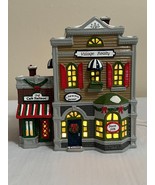 Department 56 lighted Snow Village house Village Reality #5154-3 - £31.68 GBP