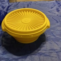 Tupperware Vintage Yellow Servalier Bowl #1323-13 with Seal FAST SHIPPING - $2.97