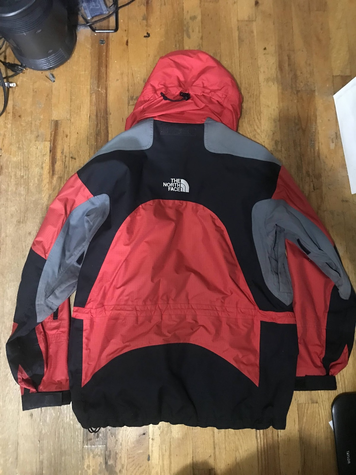The North Face XL Search & Rescue Goretex and 50 similar items The North Face XL Search & Rescue Goretex and 50 similar items