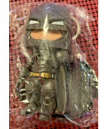 Avengers 3 Batman keychain with stand - $129.43 MXN