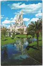 Postcard Disneyland Cinderella Castle - £1.14 GBP