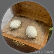 Vintage Creme Color Off White Oval Style Clip On Earrings - £6.15 GBP