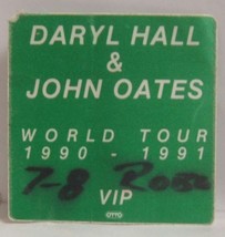 HALL &amp; OATES - VINTAGE ORIGINAL CONCERT TOUR CLOTH BACKSTAGE PASS *LAST ... - $10.00