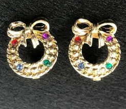 Christmas Wreath Rhinestone Gold Tone Clip Earrings 1960s Vintage - £19.95 GBP