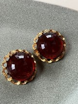 Vintage Large Thick Faceted Amber Glass Cab in Scalloped Goldtone Round Clip Ear - £14.77 GBP