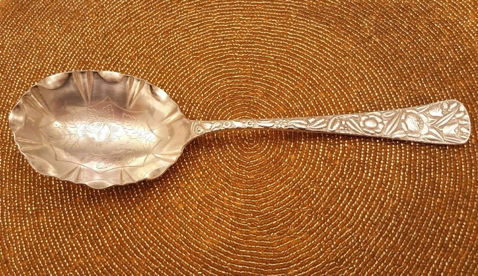 Primary image for Vintage Wm Rogers Magnolia Silverplate 8 1/2" Berry/Casserole Serving Spoon