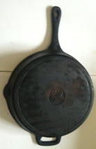 Emeril Lagasse 12&quot; Cast Iron Skillet Pan Pour Spouts Carry Handles - £31.64 GBP
