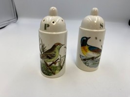 Portmeirion BIRDS OF BRITAIN Salt and Pepper Shakers Set - $89.99