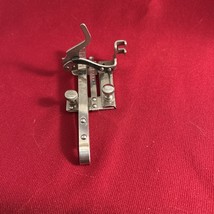 Vtg Singer Featherweight TUCKER Foot Attachment 36583 USA 221 201 15(S30) - $198.34 MXN