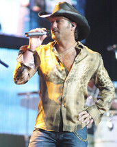 Tim Mcgraw Great Concert In Stetson 16x20 Canvas Giclee - £52.34 GBP