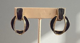 Black Enamel Door Knocker Gold Tone Clip On Earrings - $93.23 MXN