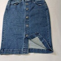 Universal Thread Women Blue Denim Skirt Size 2/26 Full Button 5 Pockets Waist 29 image 12