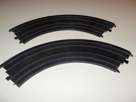 TYCO- HO SCALE SLOT CAR ACCESSORY - 2 CURVES- 1/4 CIRCLE - EXC- W44E - $67.67 MXN