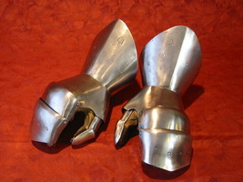 Medieval knight&#39;s Gauntlets Perfect Armour Gloves for Historical Re-enactments - $104.56