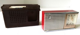 Vtg Red CHANNEL MASTER Deluxe TR Transistor Radio w/ Leather Case Untested - £44.87 GBP