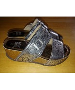 MUK LUKS LAIDES SILVER METALLIC STRAPPY WEDGE SANDALS-9-WORN 1-LIGHTWEIG... - £13.15 GBP