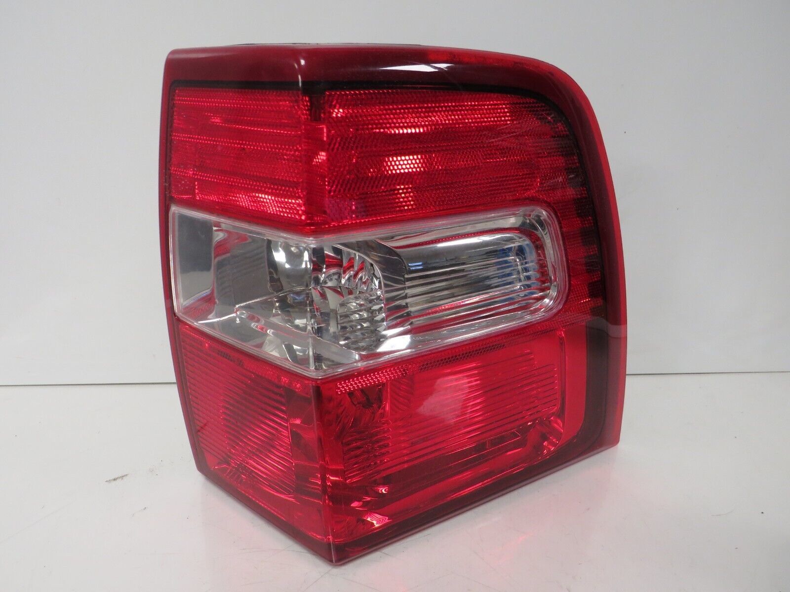 Primary image for 2007-2017 FORD EXPEDITION RH PASSENGER TAIL LIGHT OEM B12R-5335