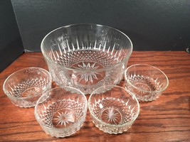 Vintage Arcoroc France Cavalier Star Cut Clear Glass Serving Bowl  Four 4&quot; Bowls - £14.73 GBP