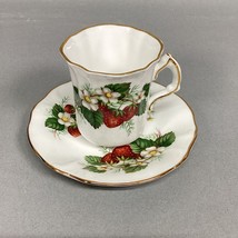 Vintage Hammersley England Strawberry Ripe Fine Bone China Tea Cup &amp; Saucer - $27.72 CAD