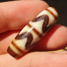 Amulette Dzi en agate tibétaine indo tibétaine de l&#39;Himalaya motifs uniques - $1,409.41 MXN