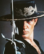 Antonio Banderas The Mask Of Zorro Color 16X20 Canvas Giclee - £56.08 GBP