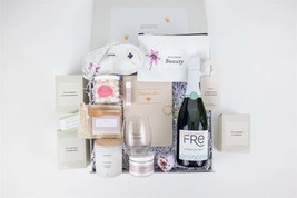 Bride to be gift box, Bridal shower gift basket - £149.40 GBP